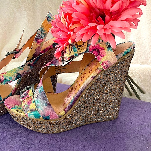 Twice the Fun - Wedge Floral Sparkle Sandle Sz. 9 - Picture 13 of 14
